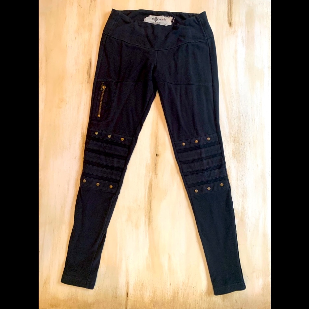 Nomads Hemp wear black leggings with detail